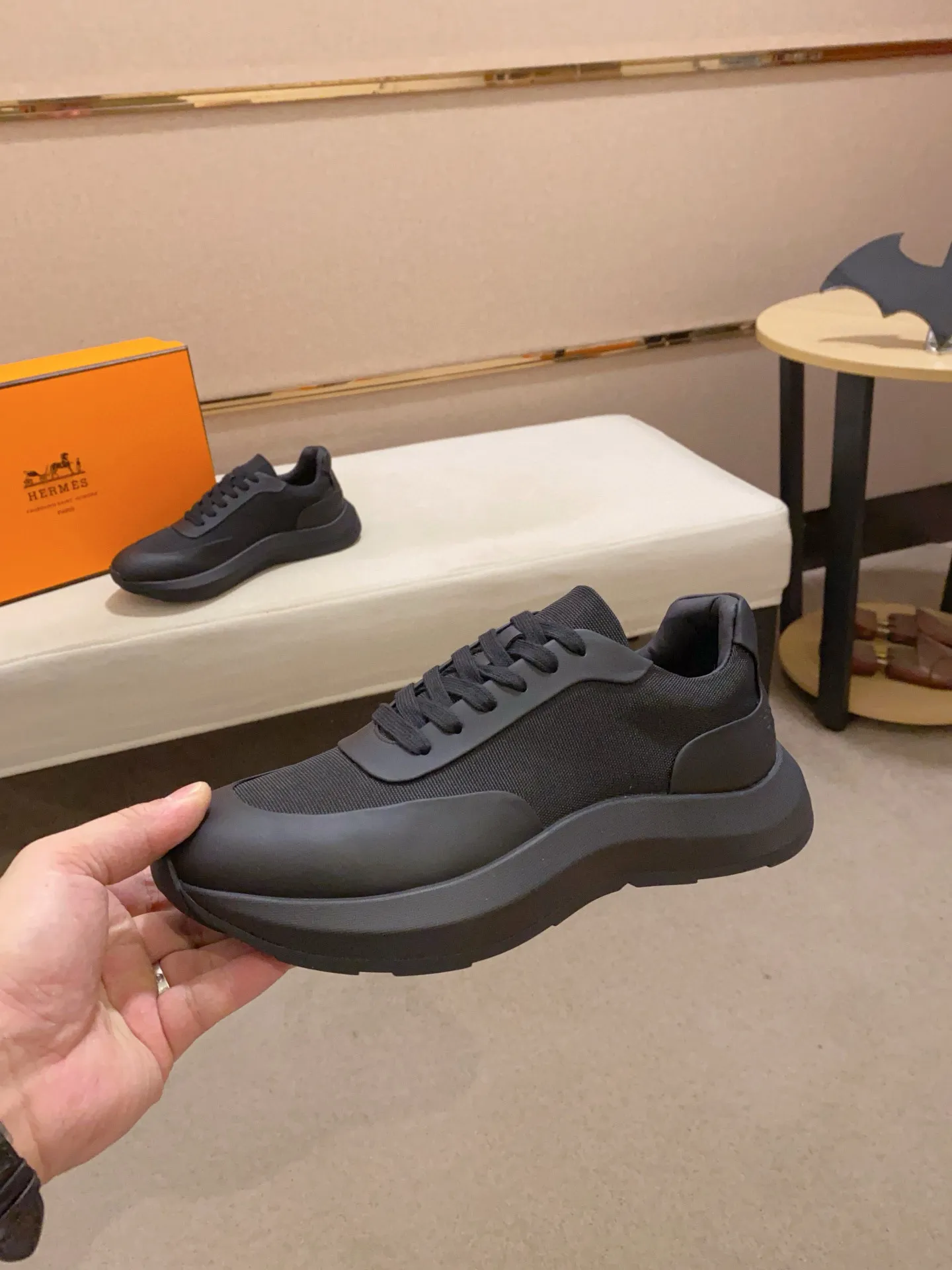 Men's clothing and shoes💰: 600💰《HERMES》【Classic Original Version】Hermès; Top 🔝 Purchasing Agency 🔍🔍Men's latest 🇺🇸 counters are on sale simultaneously, original imported from Italy ▲▲Silk cowhide with breathable fabric ▲▲ (high-end and expensive Qi·Grade) Exquisite workmanship (Italian 🇮🇹Imported water-dyed 🐂cowhide lining) Sole: Original sole provided by the original factory, ⚠️Exclusive double-layer activity·TPR·Rubber·Combined molded outsole; Super·comfortable·wear-resistant·non-slip·environmental protection The real thing is more beautiful if you take the real thing (high quality, follow the order), you can enter and exit the counter at will * Number of yards: 38·39·40·41·42·43·44# (can be customized 45.)